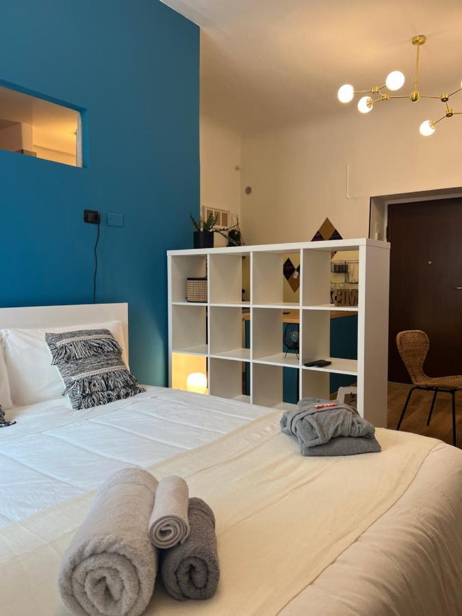 Regina Milano Ai Navigli - Sky Tv, Wifi And Breakfast Box Apartment Exterior foto